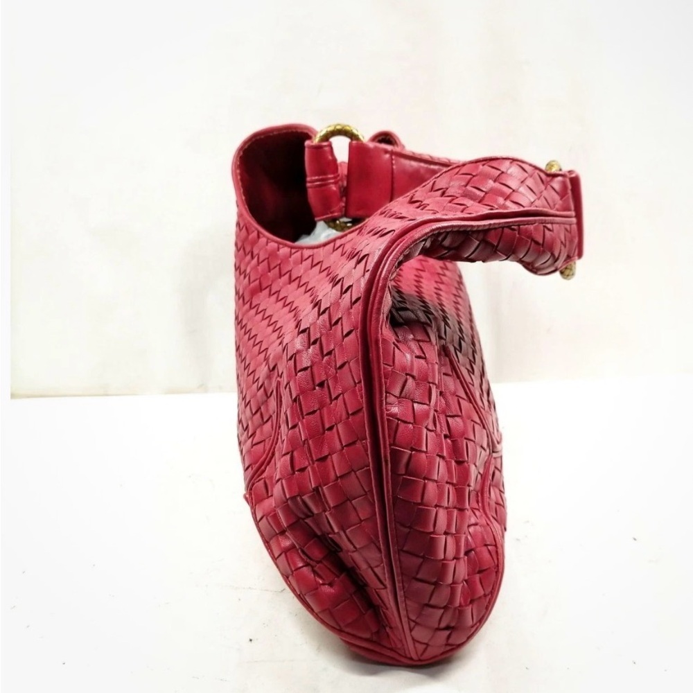 Bottega Veneta Red Intrecciato Hobo Bag. Lipstick red - Picture 2 of 16